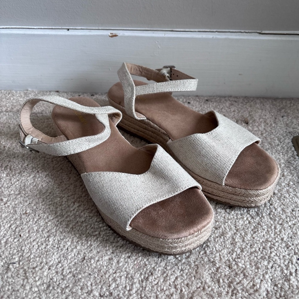 Old Navy Cream Platform Sandals
